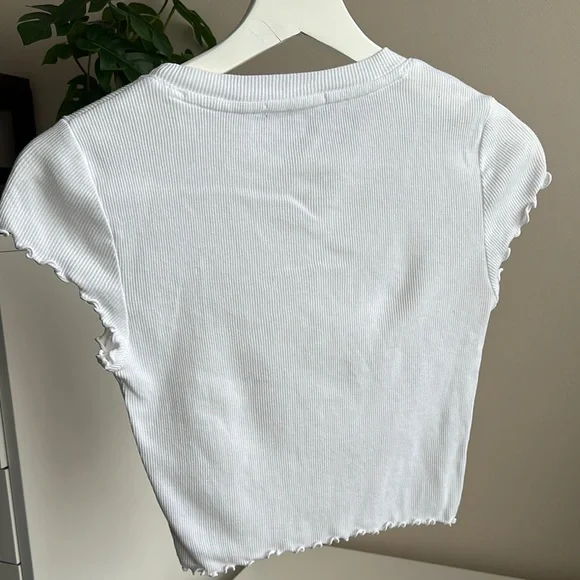 White Ribbed Women's Cropped Tee with Lettuce Hem - Picture 4 of 7